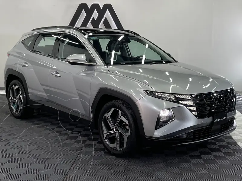 Foto Hyundai Tucson Limited Tech usado (2023) color plateado precio $527,999