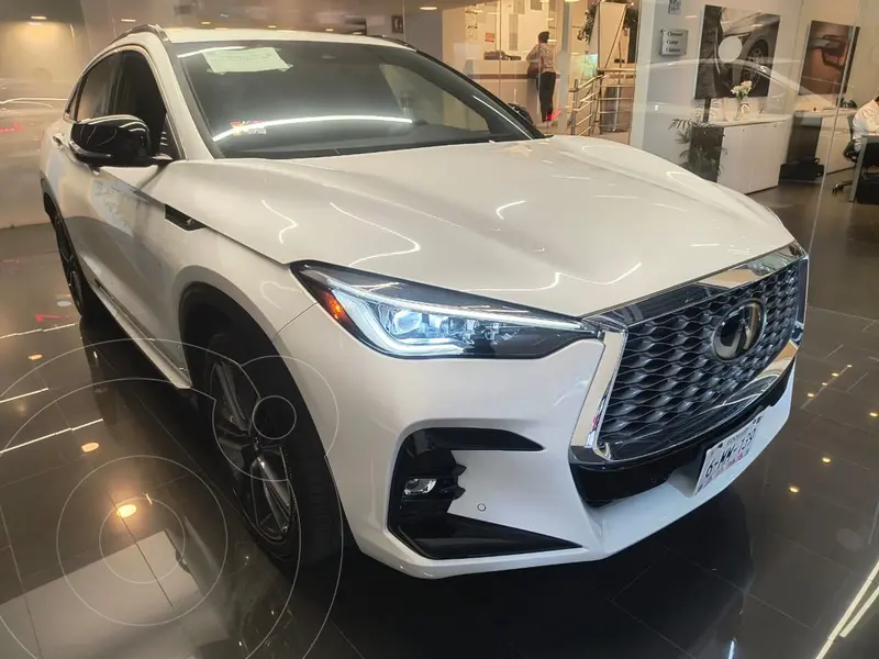 Foto Infiniti QX55 Essential usado (2024) color Blanco financiado en mensualidades(enganche $397,100 mensualidades desde $16,708)