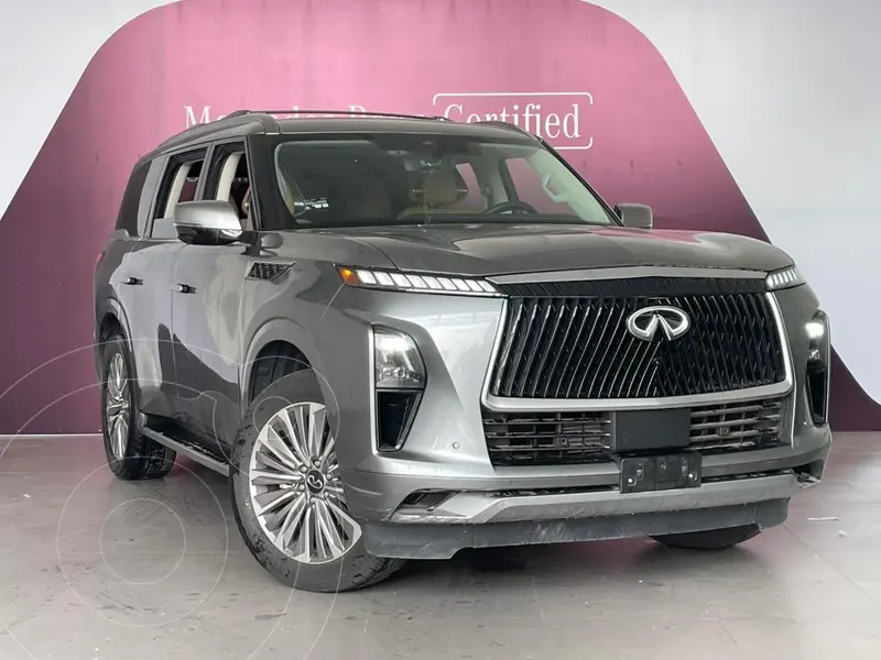 Foto Infiniti QX80 Sensory 7 Pasajeros usado (2025) color plateado financiado en mensualidades(enganche $752,400 mensualidades desde $32,323)