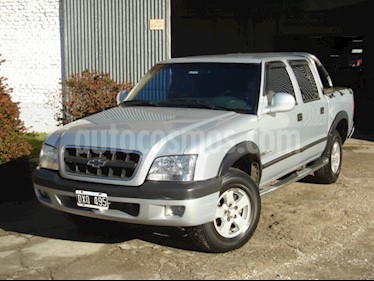 Foto venta Auto usado Isuzu Pick up 2.5 ST 4x2 Cabina Doble (2002) color Gris Claro precio $195.000