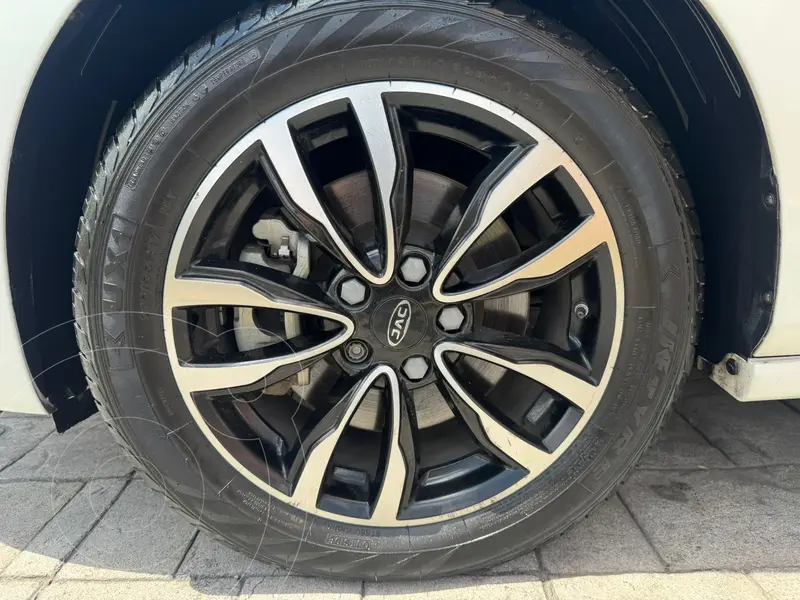 jac e-j7