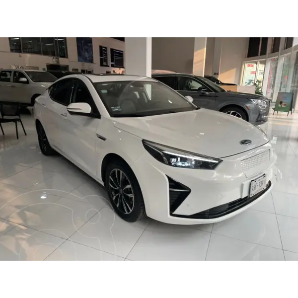 Foto JAC E J7 Electric usado (2023) color Blanco precio $298,000