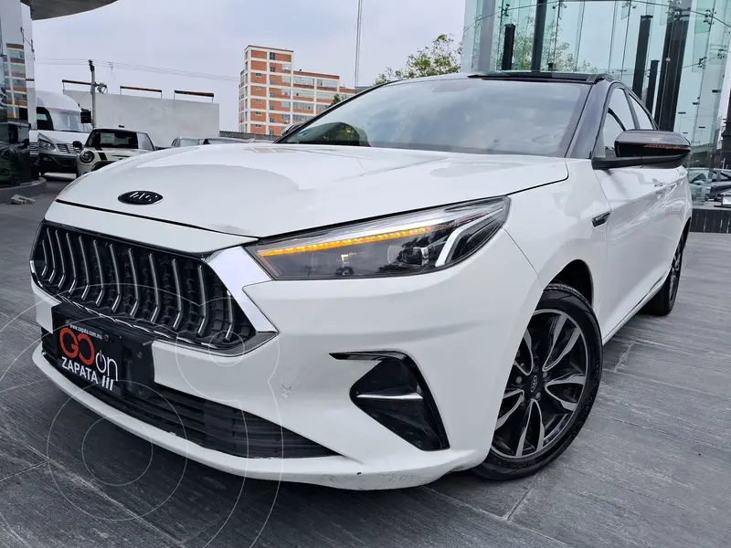 Foto JAC J7 Quantum Aut usado (2022) color Blanco financiado en mensualidades(enganche $81,478 mensualidades desde $6,231)