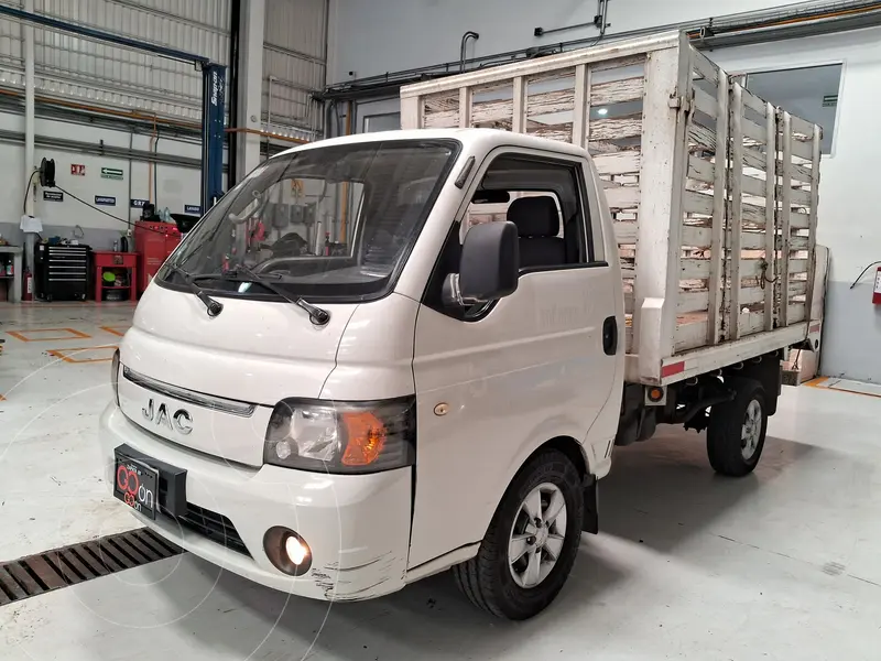 Foto JAC X200 2.0L usado (2023) color Blanco financiado en mensualidades(enganche $83,112 mensualidades desde $6,356)