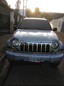 foto Jeep Cherokee Limited 4x4 usado (2006) color Gris precio u$s4.600