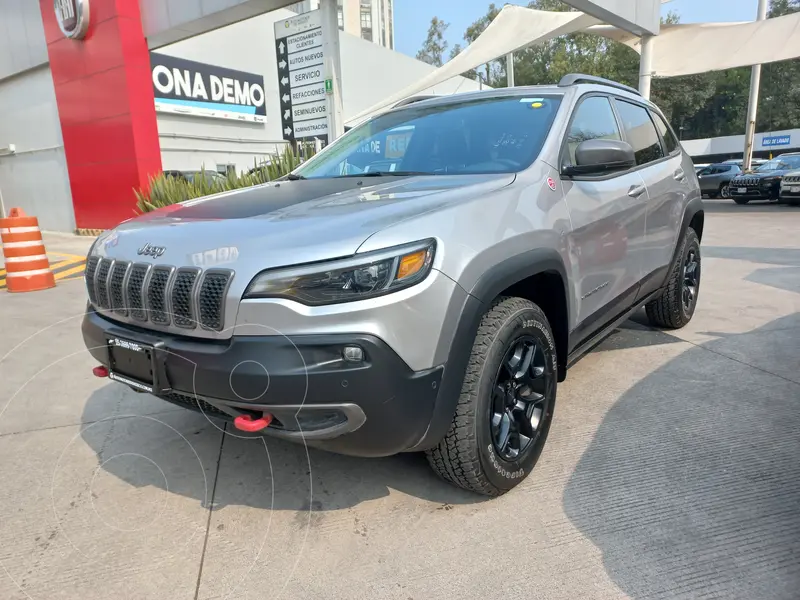 Foto Jeep Cherokee TrailHawk usado (2020) color Plata Martillado financiado en mensualidades(enganche $151,106 mensualidades desde $17,449)