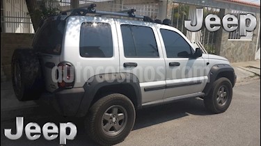 Jeep Cherokee Renegade 4x4 usado (2006) color Plata precio u$s4.800