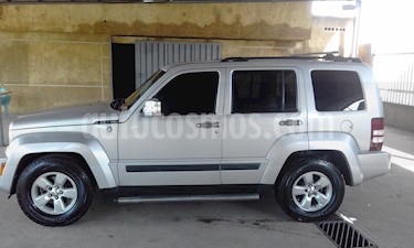 Foto venta carro Usado Jeep Cherokee Sport 3.7L Aut 4x4 (2009) color Plata