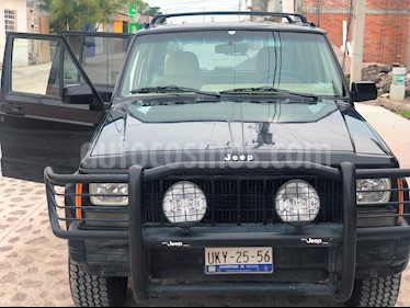 Foto Jeep Cherokee Sport 4X2 usado (1998) color Negro precio $50,000