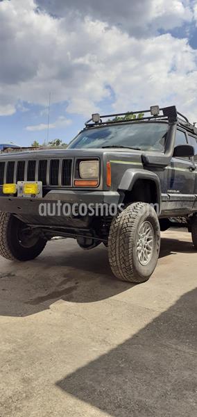 foto Jeep Cherokee Classic Auto. 4x4 usado (2001) color Gris precio u$s2.500