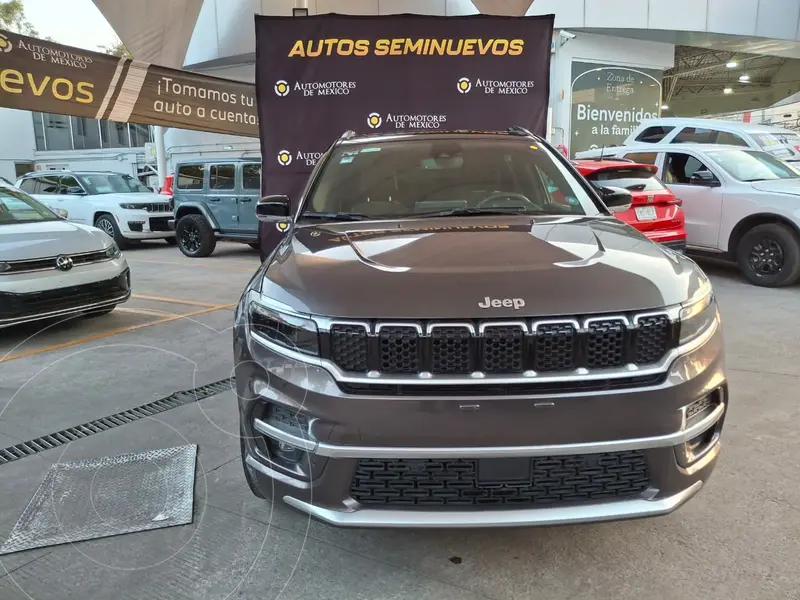 Foto Jeep Commander Overland usado (2025) color Gris precio $590,000