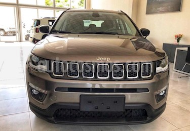 foto Jeep Compass 2.4 4x2 Sport usado (2019) color Gris Oscuro precio $1.534.000