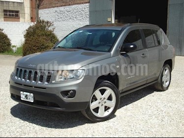 foto Jeep Compass 2.4 4x4 Limited Aut usado (2013) color Gris Claro precio $450.000