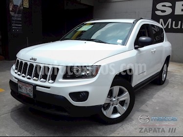 foto Jeep Compass 4x2 Latitude Aut usado (2015) color Blanco precio $185,000