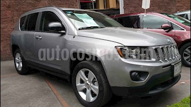 foto Jeep Compass 4x2 Latitude Aut usado (2014) color Plata precio $169,000