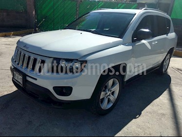 Foto Jeep Compass 4x2 Latitude usado (2015) color Blanco precio $207,000