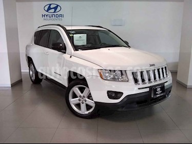 foto Jeep Compass 4x2 Limited Premium CVT usado (2012) color Blanco precio $180,000