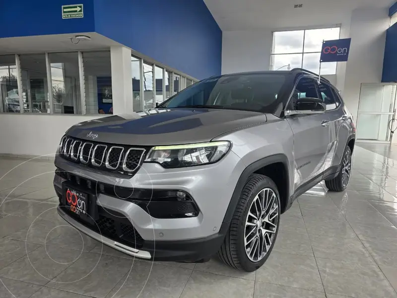 Foto Jeep Compass High Altitude usado (2023) color plateado financiado en mensualidades(enganche $125,296 mensualidades desde $9,581)
