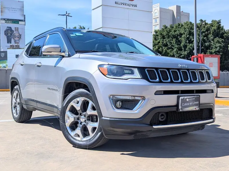 Foto Jeep Compass Limited usado (2019) color plateado precio $307,000