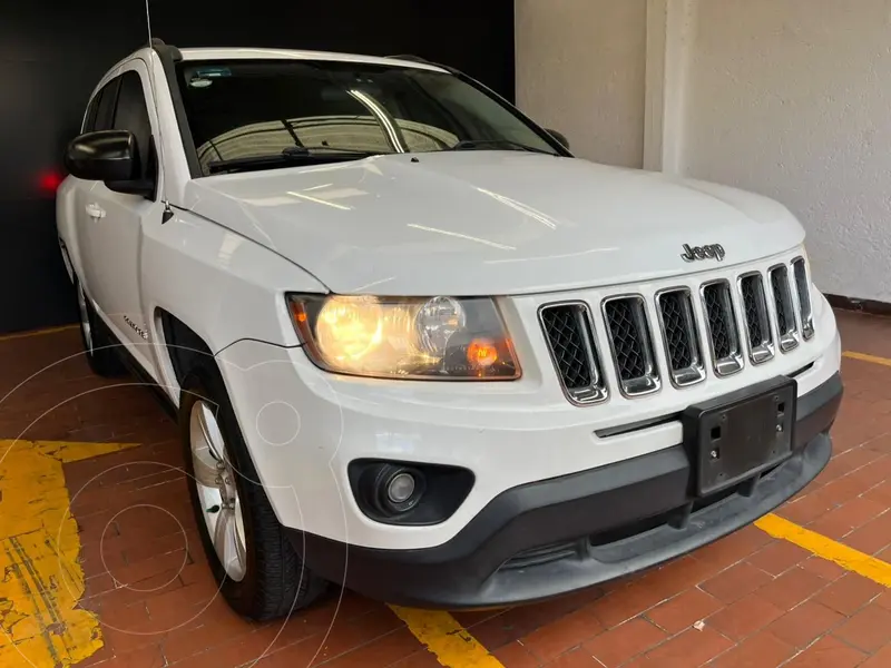 Foto Jeep Compass 4x2 Latitude usado (2014) color Blanco precio $155,000