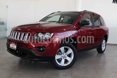 Jeep Compass 5p Latitud 4x2 L4/2.4 Aut c/Cam y B/A usado (2016) color Rojo precio $249,000