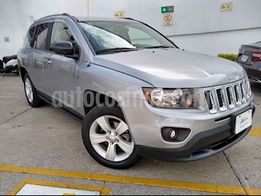 Jeep Compass 4x2 Latitude usado (2015) color Plata precio $210,000