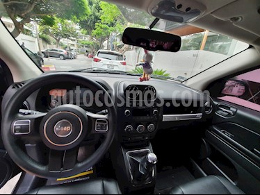 Jeep Compass 2.4L Sport 4x2 usado (2014) color Gris Ceniza precio u$s15,500
