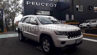foto Jeep Grand Cherokee Laredo 4x2 3.6L V6 usado (2011) color Blanco precio $224,900