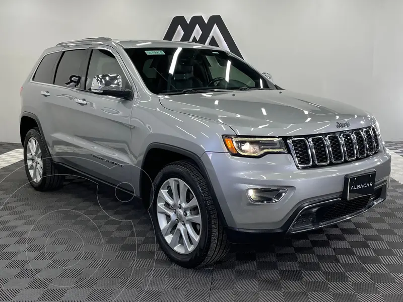 Foto Jeep Grand Cherokee Limited Lujo 3.6L 4x2 usado (2017) color plateado precio $369,999
