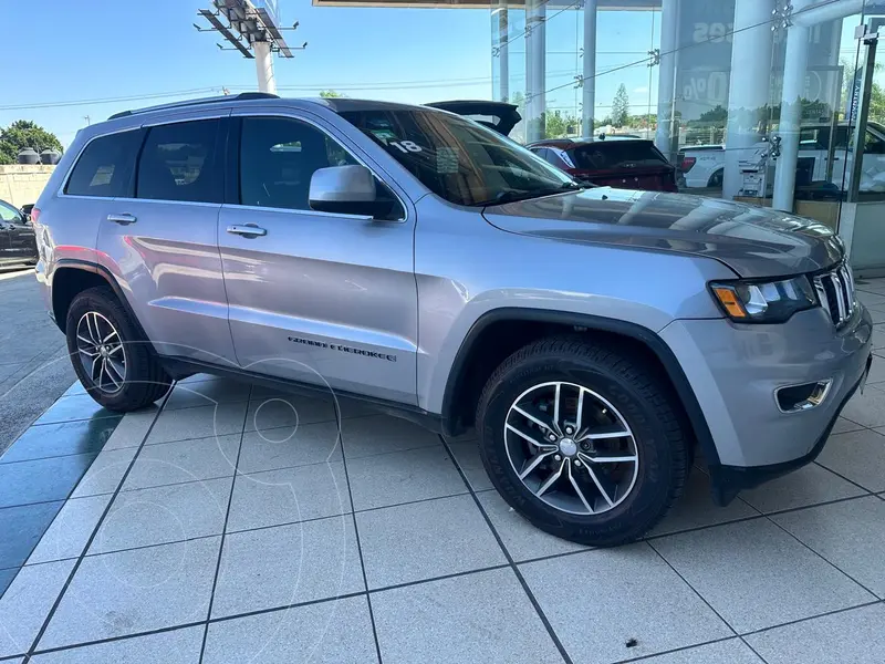 Foto Jeep Grand Cherokee Laredo 4x2 3.6L V6 usado (2018) color Plata financiado en mensualidades(enganche $44,900 mensualidades desde $12,700)