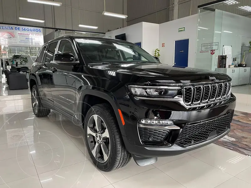 Foto Jeep Grand Cherokee Limited 4x2 nuevo color Negro Diamante precio $1,384,900