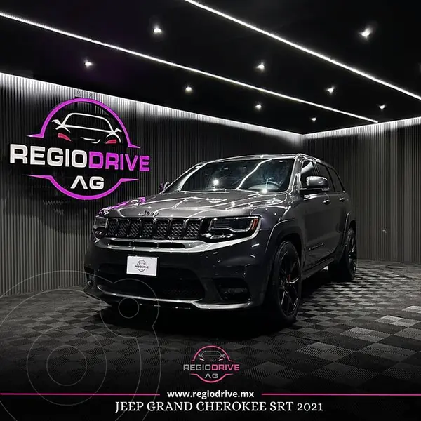 Foto Jeep Grand Cherokee SRT usado (2021) color Gris precio $1,099,900