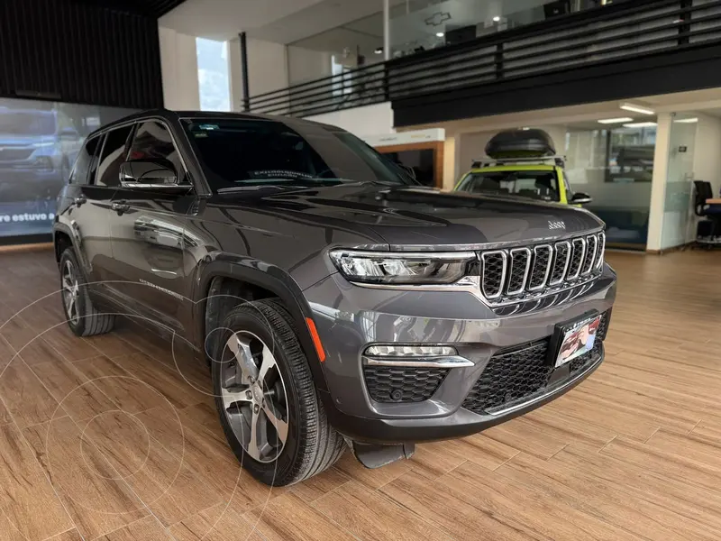 Foto Jeep Grand Cherokee Limited 4x2 usado (2023) color Gris Oscuro financiado en mensualidades(enganche $294,678 mensualidades desde $19,633)