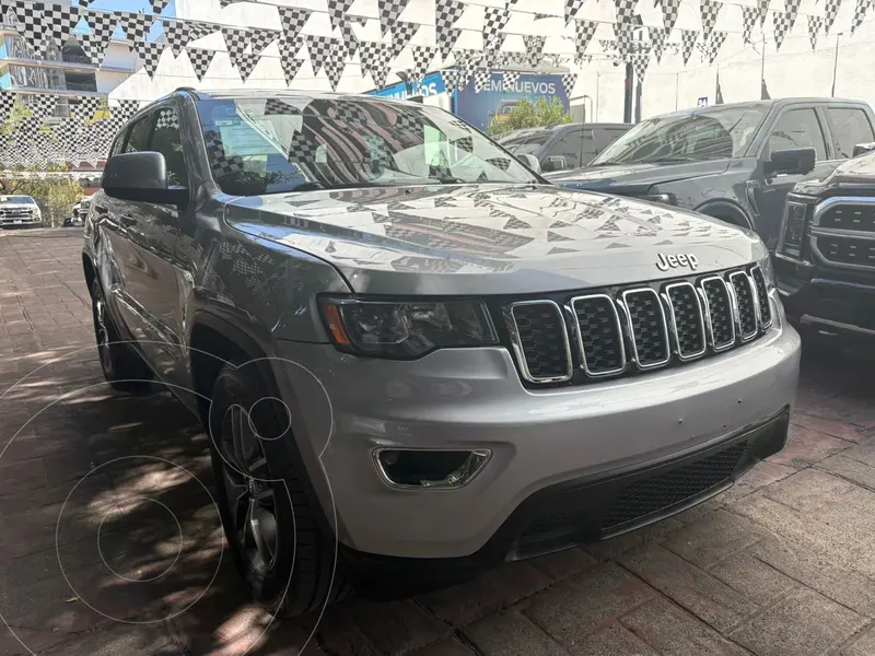 Foto Jeep Grand Cherokee Laredo 3.6L 4x2 usado (2018) color Plata Martillado financiado en mensualidades(enganche $69,800 mensualidades desde $10,800)