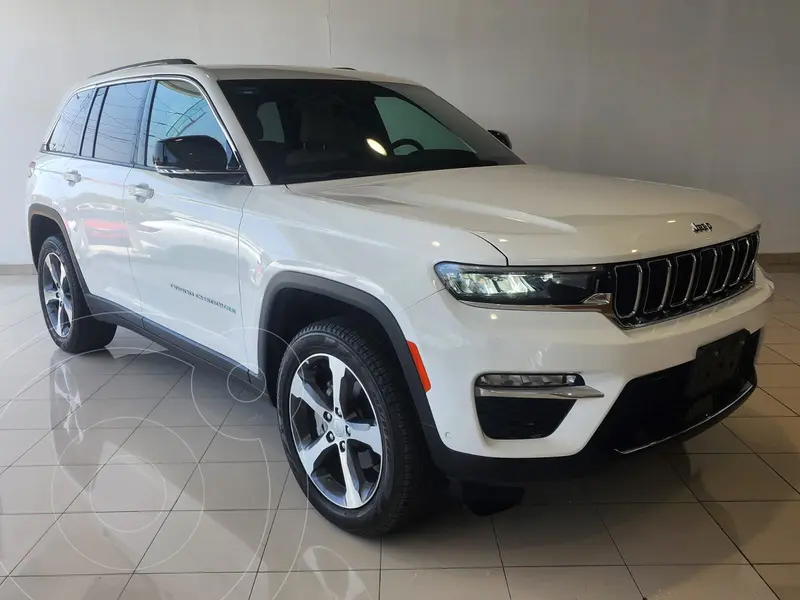 Foto Jeep Grand Cherokee Limited 4x2 usado (2023) color Blanco financiado en mensualidades(enganche $218,122 mensualidades desde $20,125)