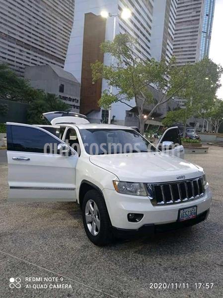 Jeep Grand Cherokee Laredo 4x4 (92l) V8,5.2i,16v A 1 2 usado (2012) color Blanco precio u$s11.000