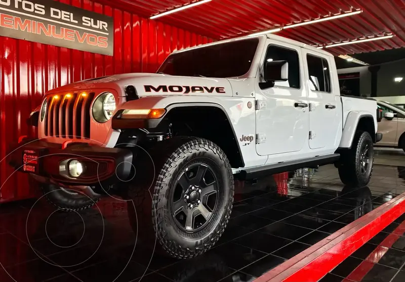 Foto Jeep JT Mojave usado (2023) color Blanco financiado en mensualidades(enganche $239,800 mensualidades desde $19,900)