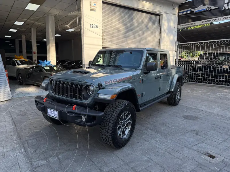 Foto Jeep JT Mojave usado (2024) color Gris financiado en mensualidades(enganche $280,000 mensualidades desde $39,834)