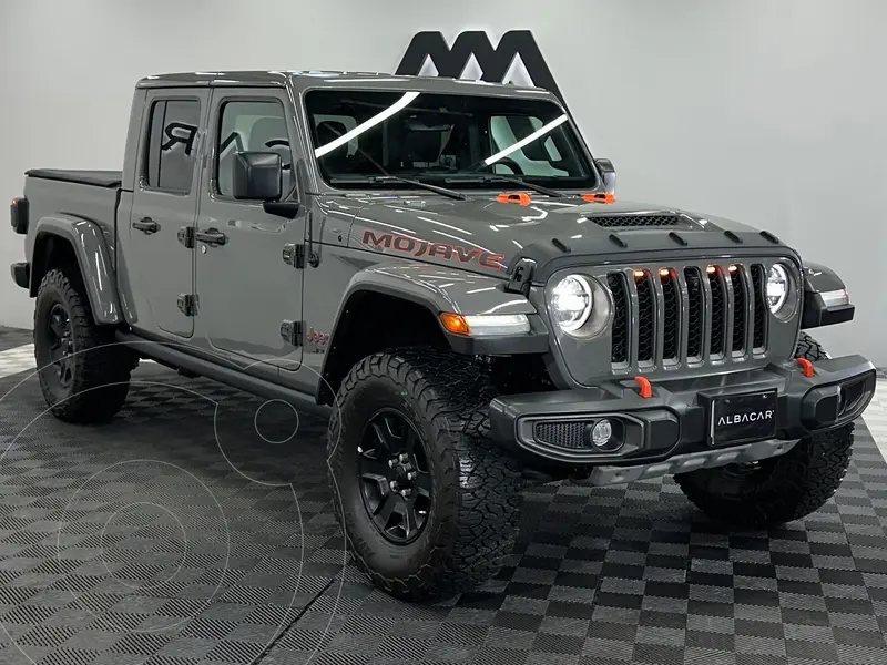 Foto Jeep JT Mojave usado (2023) color Gris precio $997,999