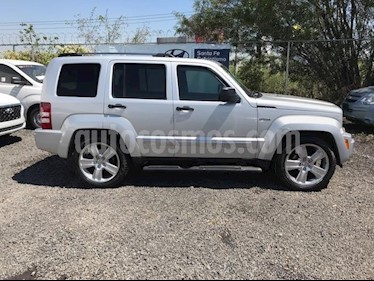 Foto venta Auto usado Jeep Liberty Limited JET 4x2 (2013) color Plata precio $229,000