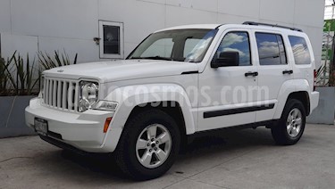 Jeep Liberty Sport 4x2 usado (2013) color Blanco precio $179,000
