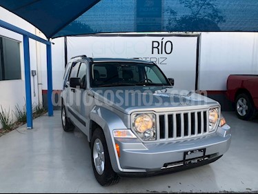 foto Jeep Liberty Sport 4x4 usado (2010) color Plata precio $149,000
