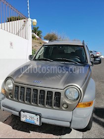 Jeep Liberty Sport 4X2 usado (2006) color Bronce precio $82,000