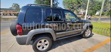 Jeep Liberty Sport 4X2 usado (2006) color Negro precio $87,000
