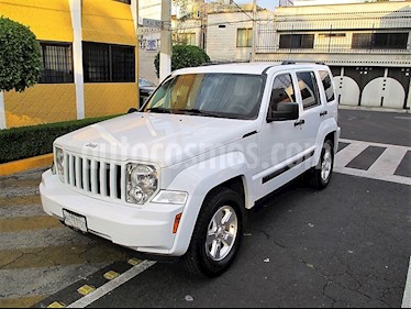 Jeep Liberty Sport 4x2 Piel usado (2013) color Blanco precio $169,900