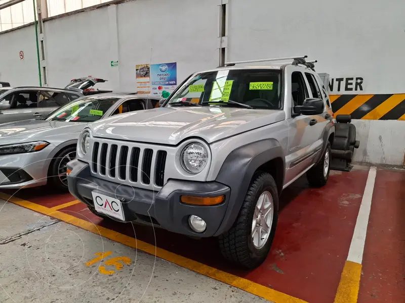 Foto Jeep Liberty Sport 4X4 usado (2003) color Plata precio $139,000