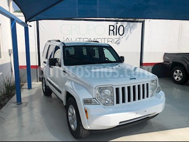 foto Jeep Liberty Sport 4x2 usado (2012) color Blanco precio $149,000