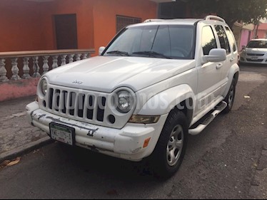 foto Jeep Liberty Sport 4X2 usado (2005) color Blanco precio $70,000