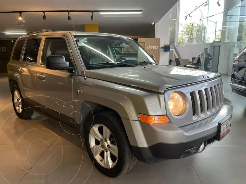 Foto Jeep Patriot 4x2 Limited usado (2015) color plateado precio $175,000