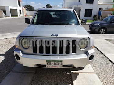 foto Jeep Patriot 4x2 Base CVT usado (2010) color Plata precio $118,000